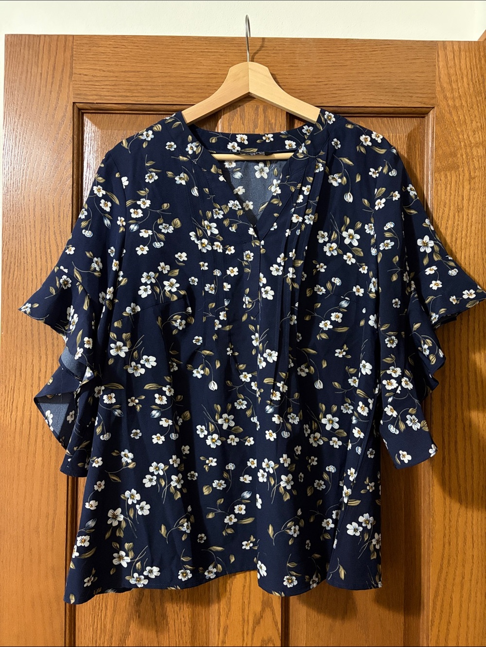 BloomChic Navy Floral Ruffle-Sleeve Blouse